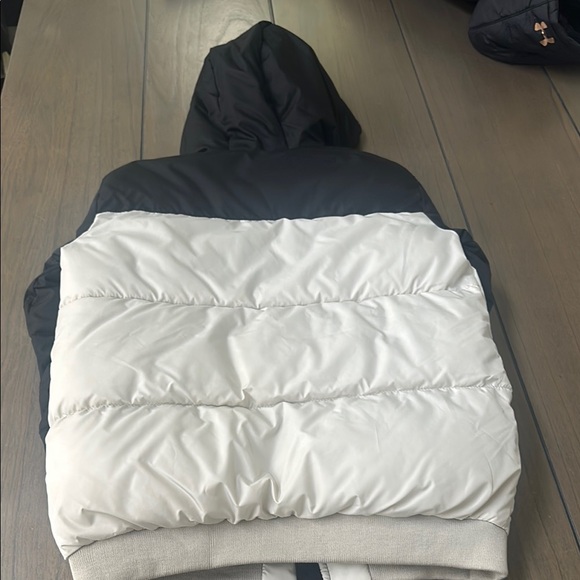 Old Navy Kids Black and White Puffer Jacket XL - Picture 3 of 4